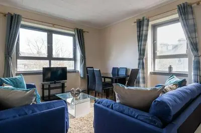 Novelty Suites - Powis Circle