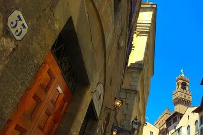 Neri 33 in Firenze With 3 Bedrooms and 2 Bathrooms