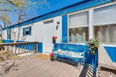 Fish, Boat & Unwind! Retreat w/ Lake Dunlap Access