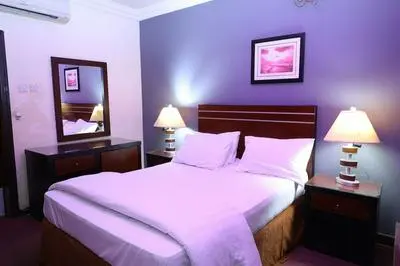 Carawan Plaza Hotel