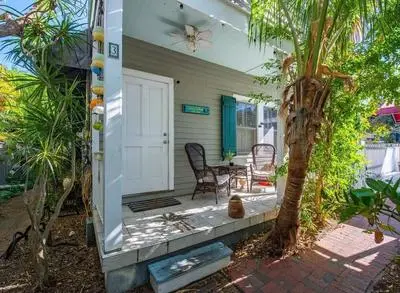 Conch Cottage by Brightwild Quiet w Shared Pool
