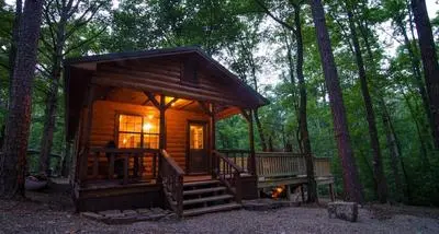 Arabella Cozy Nest With Hot Tub and Fire Pit in the Backyard by Redawning