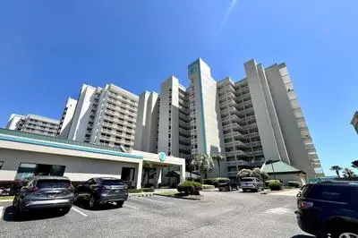 Shoalwater 1102 3 Bedroom Condo by RedAwning