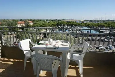 Bright Apartment Close to the Beach