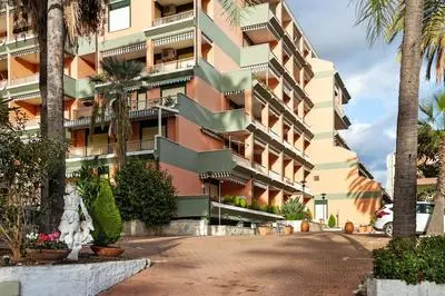 Grand Albergo Apartment
