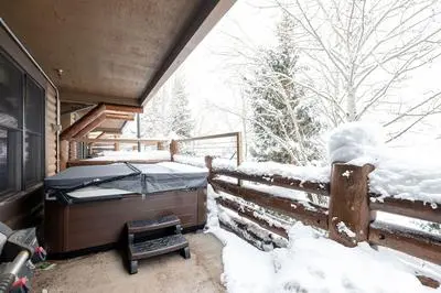 Comstock 205 2 Bedroom Condo by RedAwning