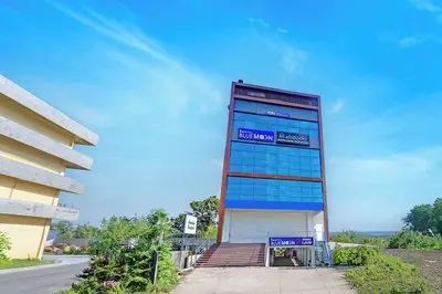 Fabhotel Blue Moon
