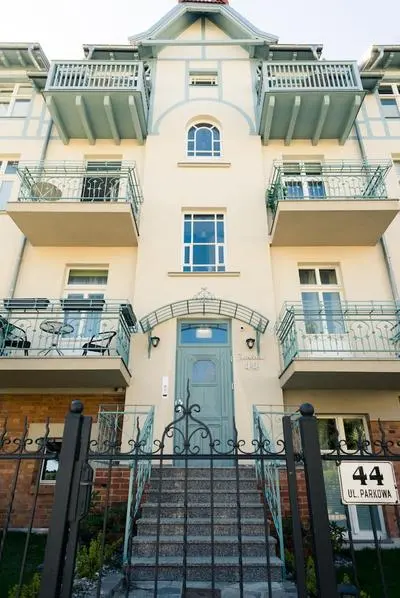 Sky and Sea Apartment by Renters