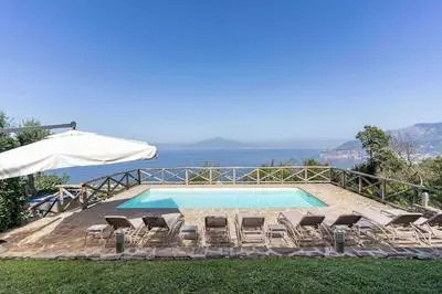 Giulia 3 Villa Apartment Shared Pool Sea Views