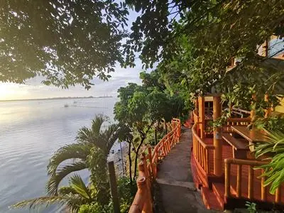 Silangang Nayon