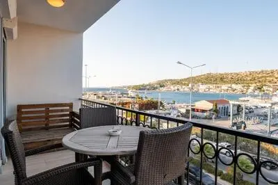 Flat w Sea View Balcony 3 min to Cesme Marina