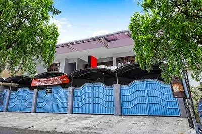 OYO Titik Koma Guest House