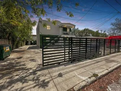 28 Guest - 4 Kitchens. Jungle Retreat in Heart Wynwood