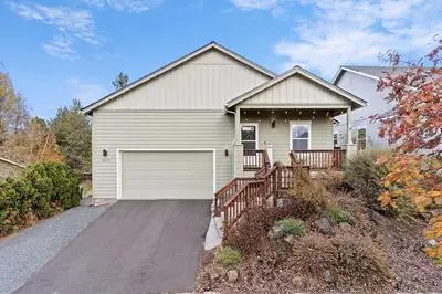 Beaumont 3 Bedroom Home by RedAwning