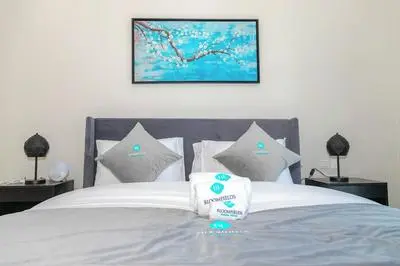 Bloomfields Modern 1BR in Reflection