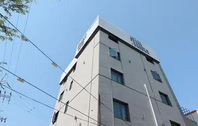 Seven Bricks Hotel