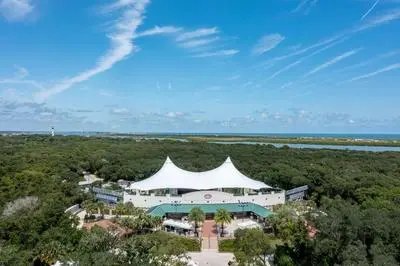 Beachside Bliss~courtyard Villa~beachside 2 Bedroom Condo by RedAwning