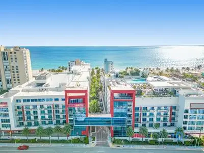 Beautiful Apartment w Rooftop Pool and Amenities