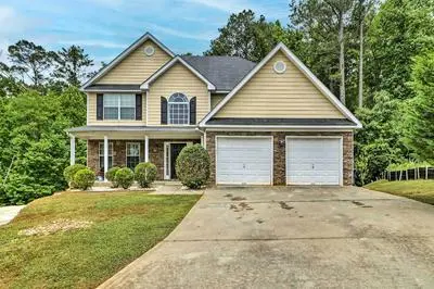 Suburban Atlanta Vacation Home - 20 Mi to Downtown