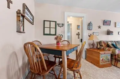 Deannies Cottage 2 Bedroom Cottage by RedAwning