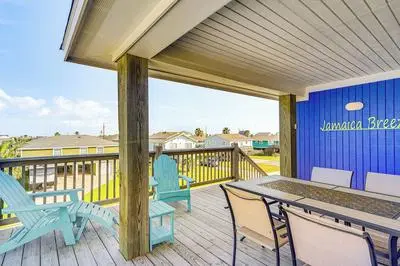 Walk to Beach: Galveston Home w/ Golf Cart!