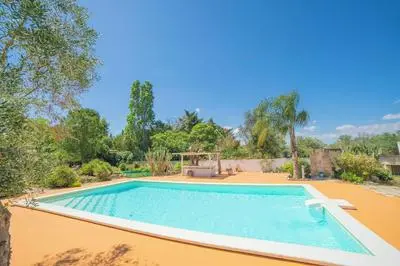 Masseria Le Palmentelle Pool And Garden