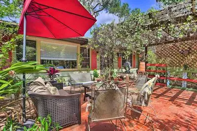Oasis w/ 2 Stand-alone Casitas & Outdoor Bath