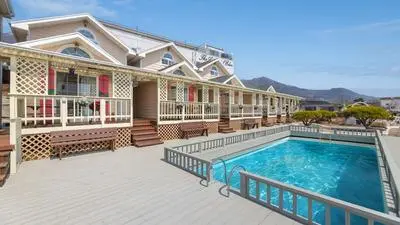 Ganghwa Hi Mom Kids Spa Pension Yellow