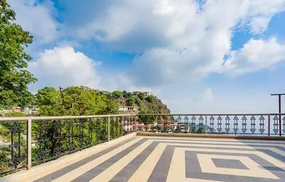 OYO 13291 Home Valley View 2BHK Near Picture Palace
