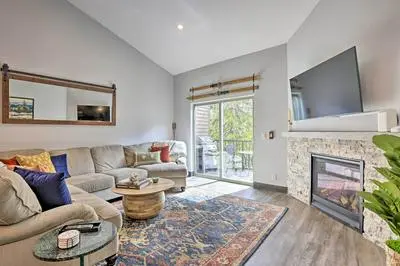 Modern Winter Park Townhome w/ Balcony, Grill
