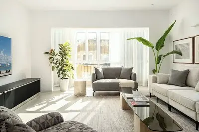 Central & Bright Getaway by Sea N' Rent