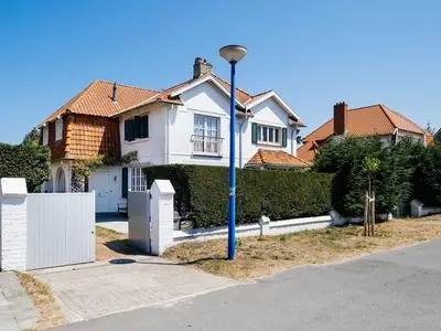 Villa in Koksijde Near Zeedijk