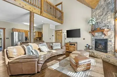 Serenity Oaks Stay for 16!