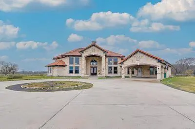 Grand Rosharon Estate on 10 Acres of Farmland