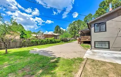 Ruidoso Home w/ Patio, Walk to Restaurants!