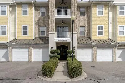 Havens 712 3 Bedroom Condo by RedAwning
