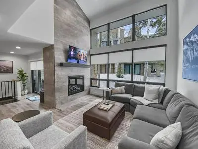 1208 Stonebridge Secret! Deer Valley Escape With Hot Tub! 4 Bedroom Townhouse by RedAwning