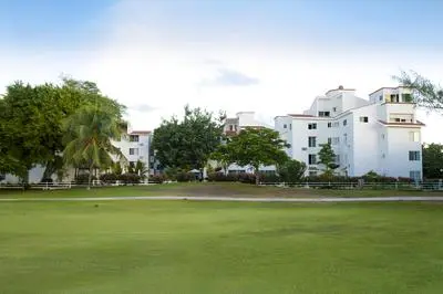 Las Gaviotas Hotel & Suites