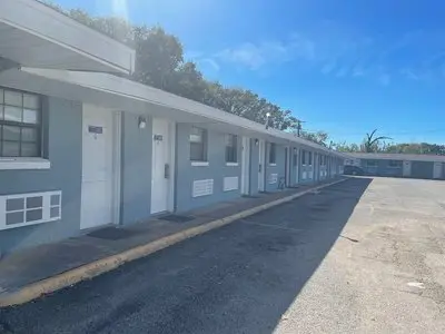 Western Skies Motel