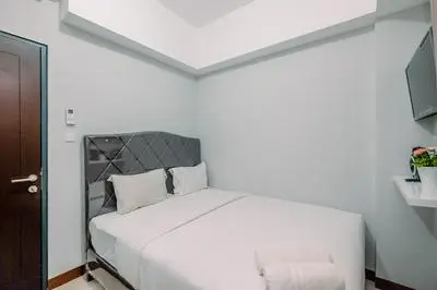 Comfort 1Br At Royal Heights Apartment