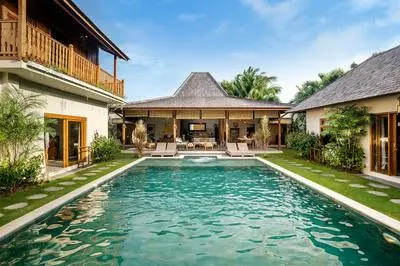 Villa Nabi by Alfred in Bali - New Family 5BR Villa Next to Seminyak Beach