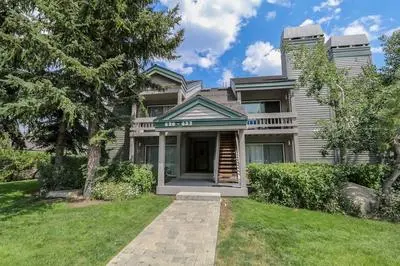 Snowcreek IV 622 Light, Bright and Updated, Walk to Snowcreek Athletic Club by RedAwning