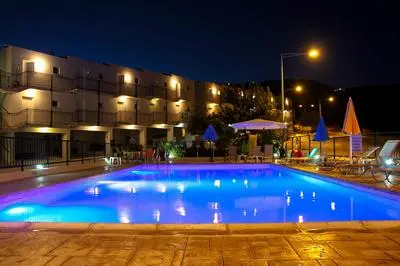 Peyia Pearl