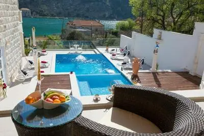 Franco - With sea View and Swimming Pool - H