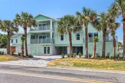 391 S Fletcher Ave C 3 Bedroom Townhouse by RedAwning