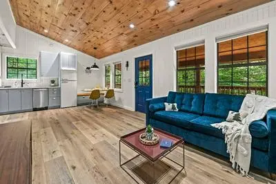 Smoky Mountains Honeymoon Cabin Dog Friendly