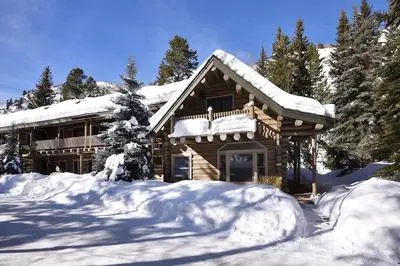 Timbercreek #10b 3 Bedroom Home by RedAwning