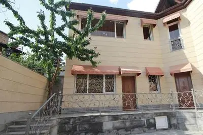 3 room apartment on Baghramyan