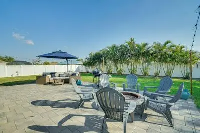 7 Mi to River District: Cape Coral Home w/ Lanai