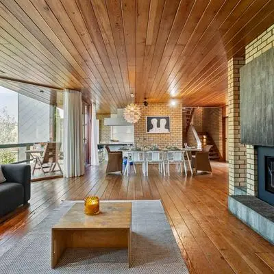 Modernist Design House With Garden Near the Beach